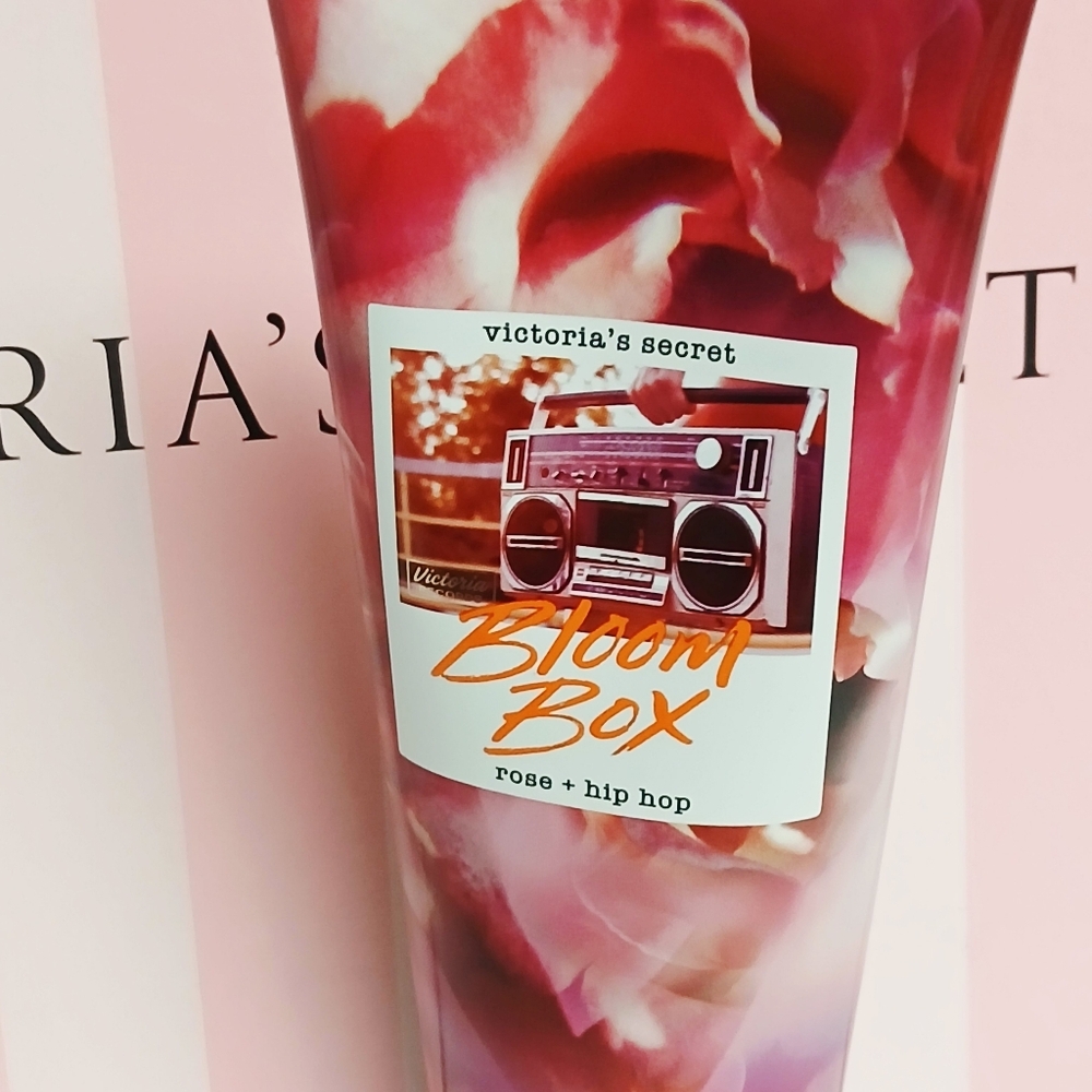 Victoria's Secret Victoria's Secret Bloom Box Fragrance Body Lotion - Picture 2 of 5